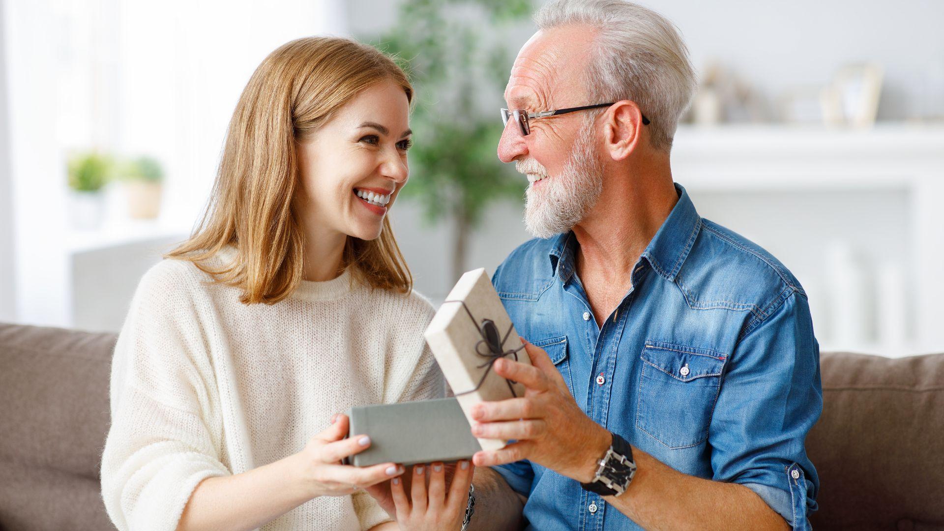 What are the 10 Stunning No-Fail Holiday Gifts for Fathers?