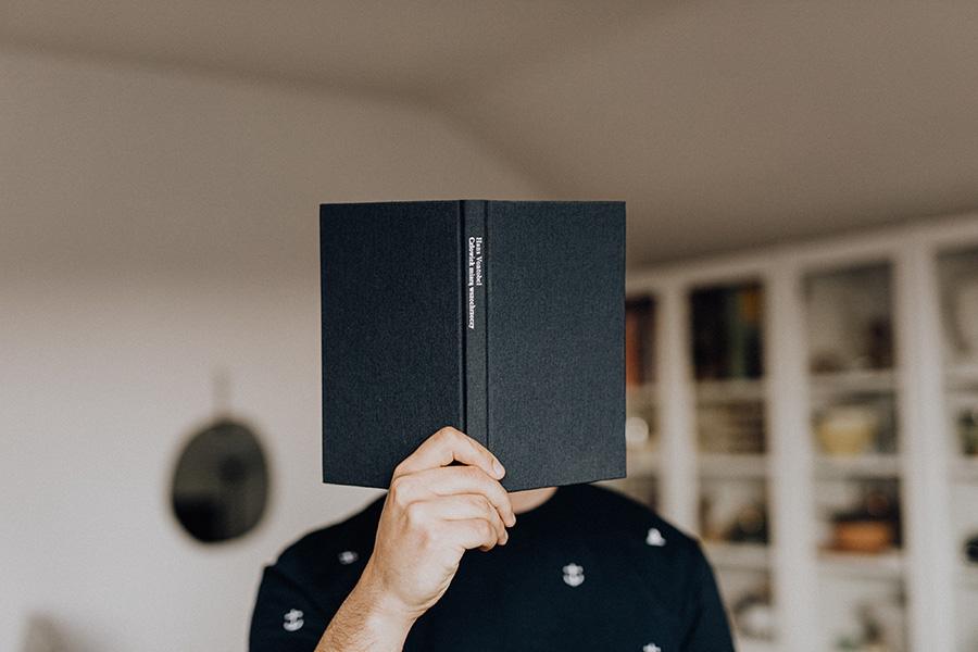What are the Best Gifts Any Bookworm Will Appreciate?