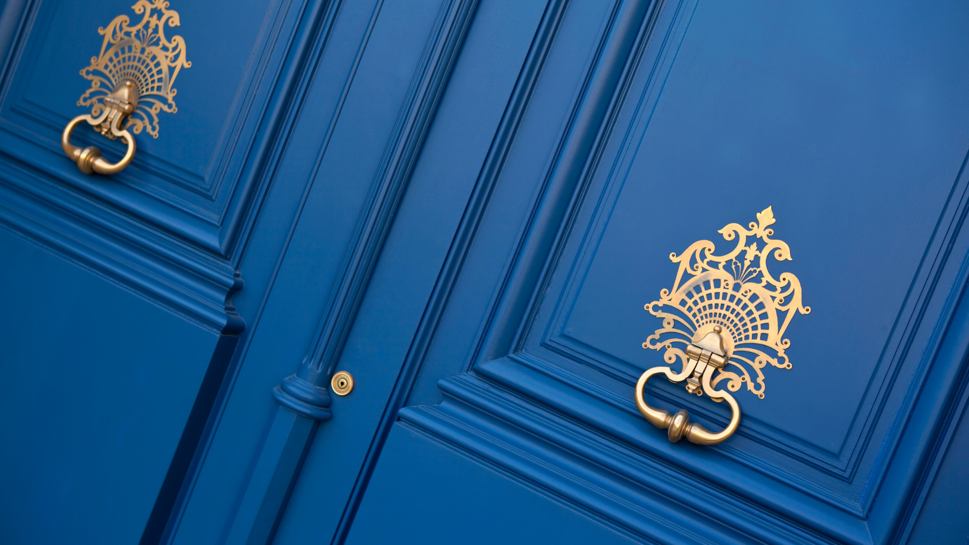 What is a Double Hung Door?