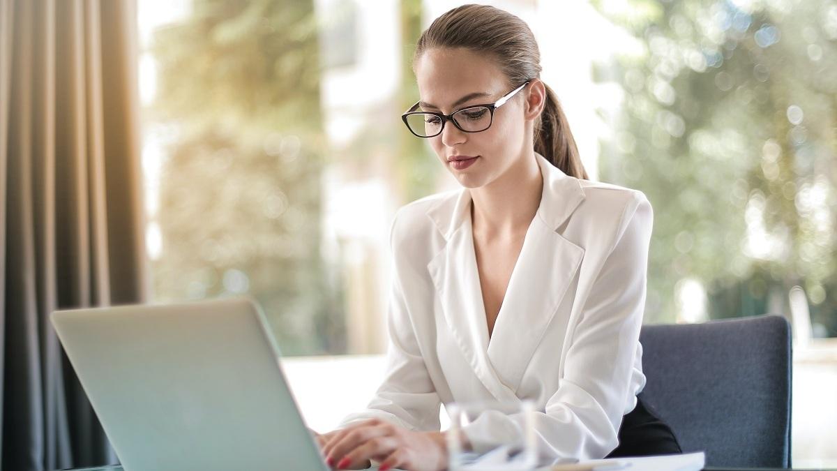 To See is to Believe: Quality Eyeglasses Accessories Online