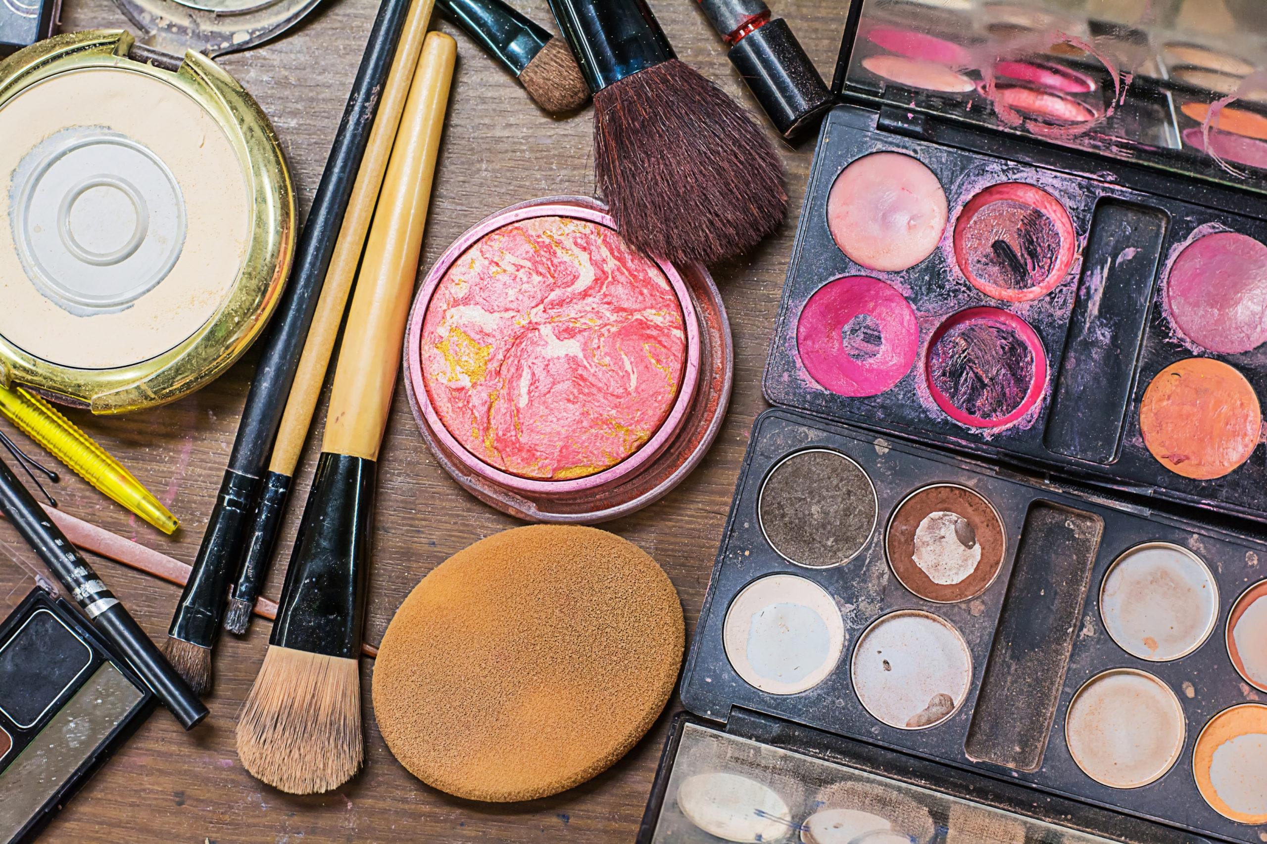 Top 10 Beautiful Makeup Accessories and Their Uses