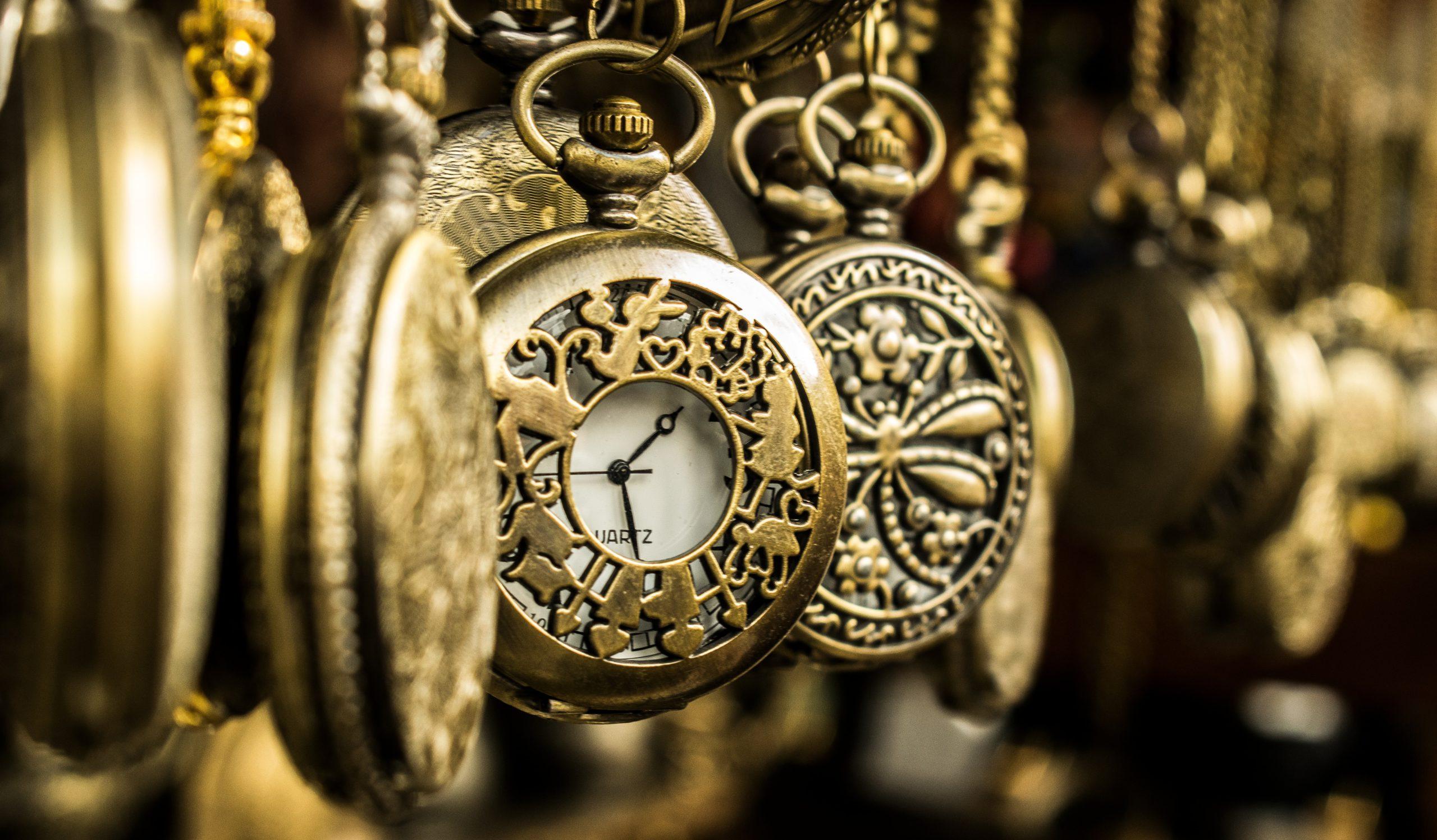 How to Look Trendy with Vintage Jewelry